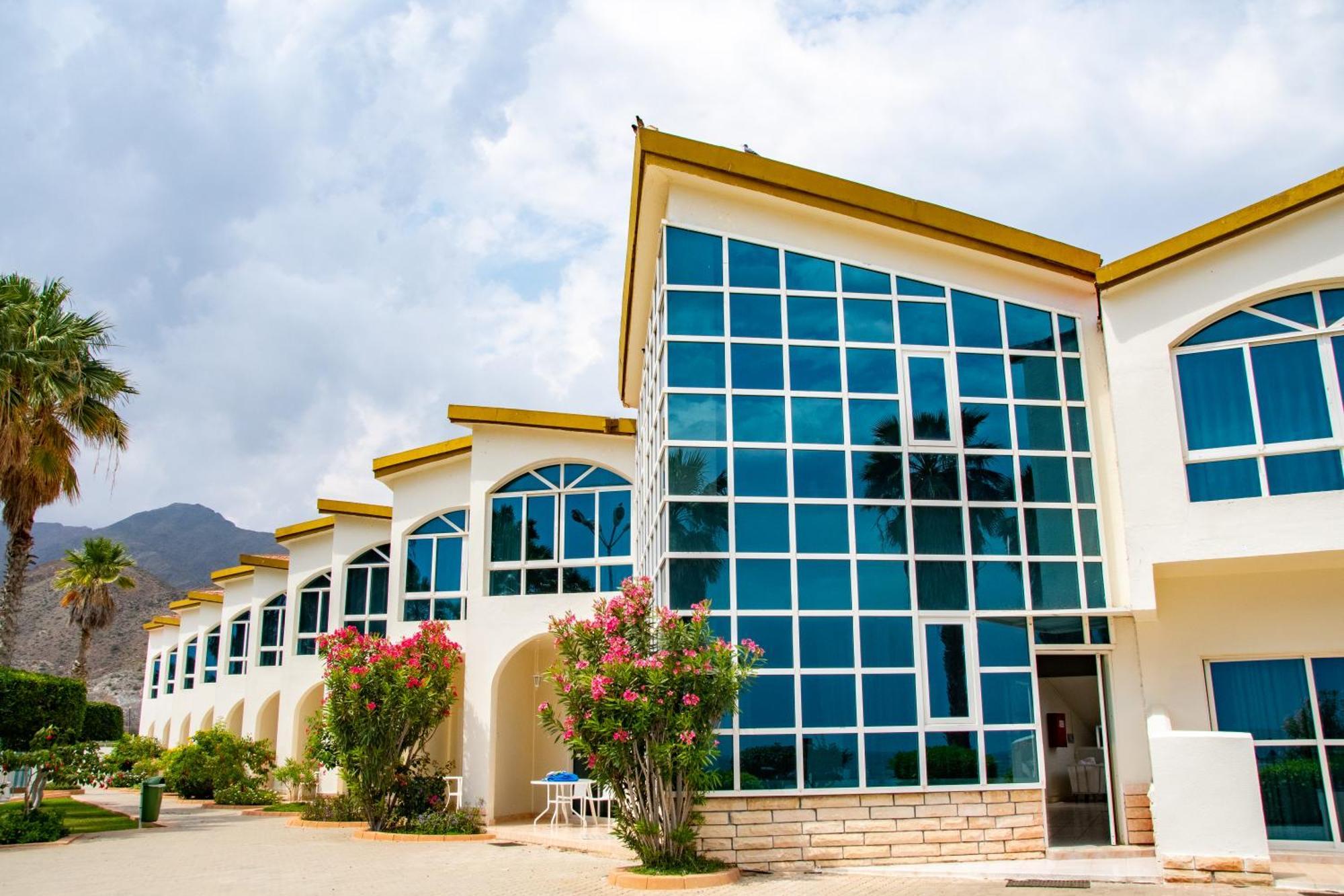 Sandy Beach Hotel&Resort Al Aqah Exterior foto