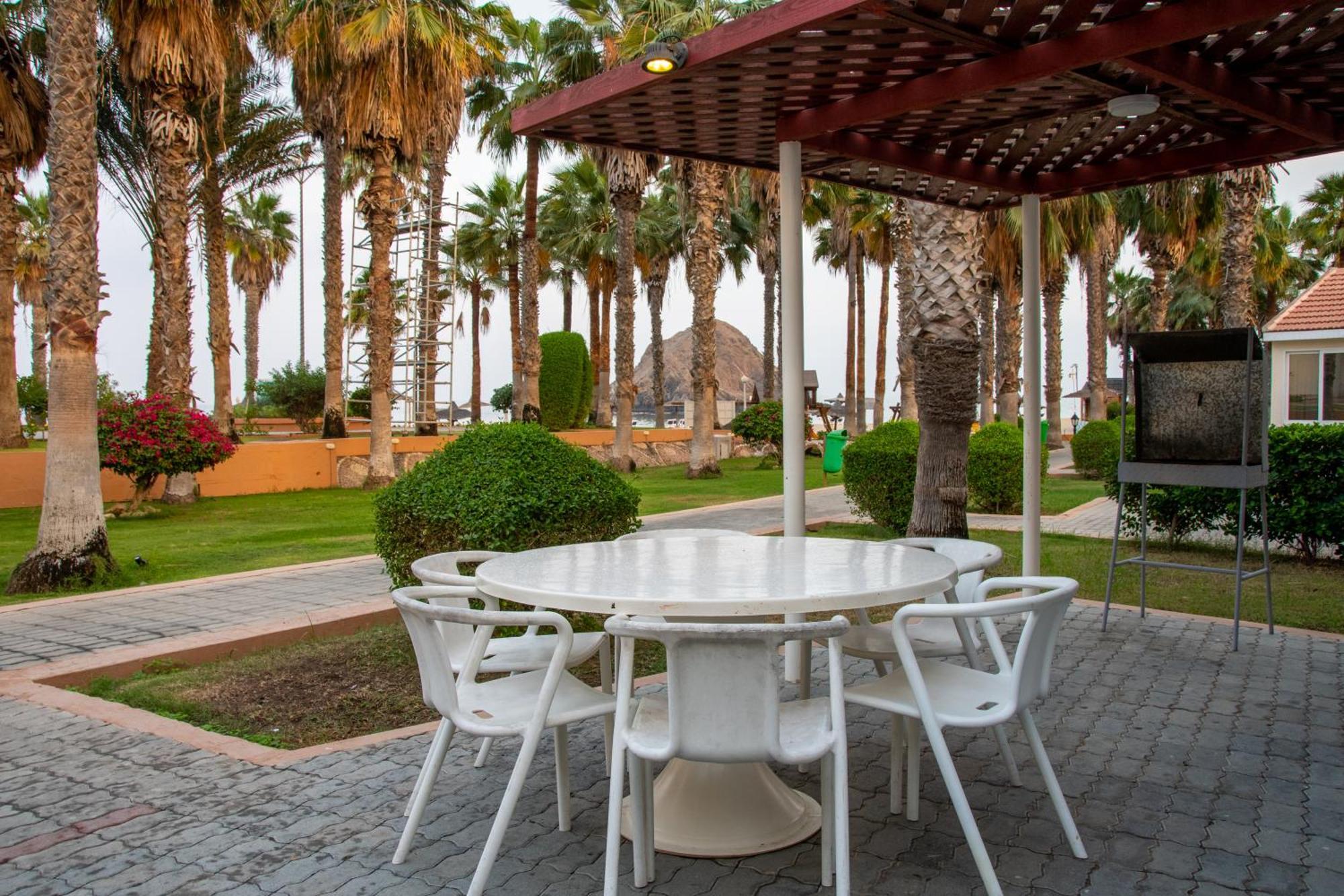 Sandy Beach Hotel&Resort Al Aqah Exterior foto