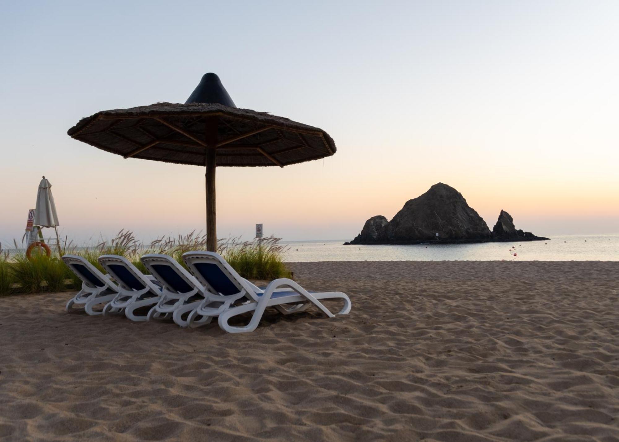 Sandy Beach Hotel&Resort Al Aqah Exterior foto